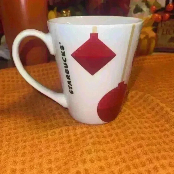 2012 Starbucks Christmas/Holiday Ornament Coffee Mug-12 Ounce Capacity - Picture 1 of 5